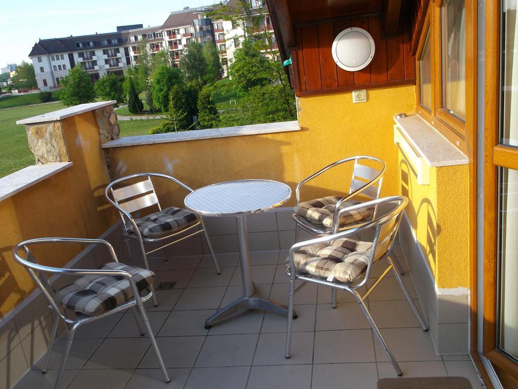 Birdland Panorama Apartman Bük Camera foto